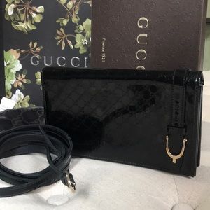 GUCCI Signature Logo Bag in Patent Leather